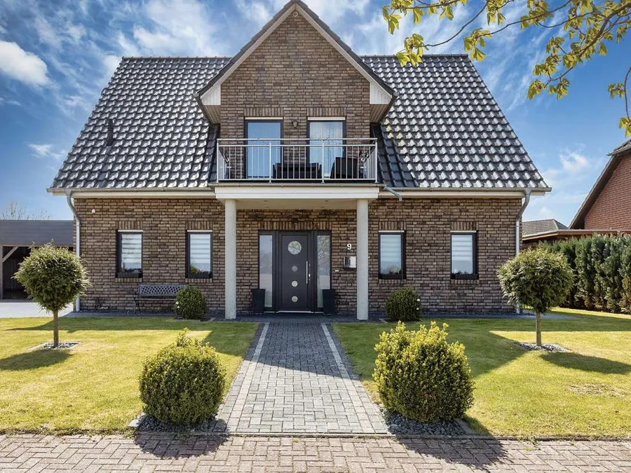 Frontansicht eines verkauften Einfamilienhauses in Ahrensburg