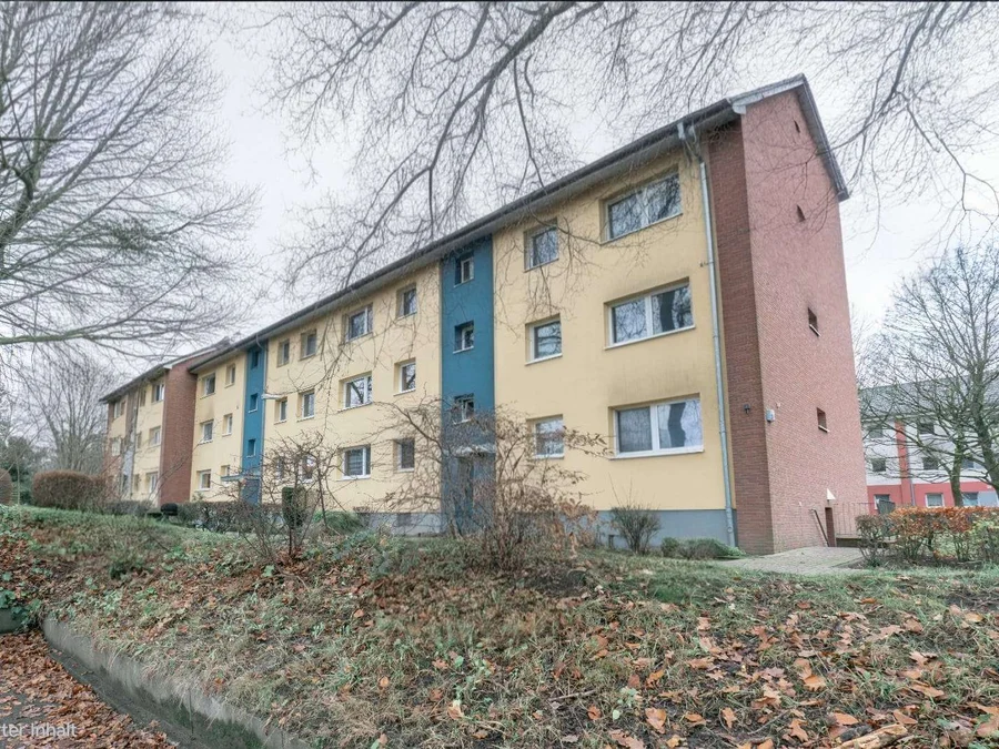 Au&szlig;enansicht eines verkauften Mehrfamilienhauses in Henstedt-Ulzburg