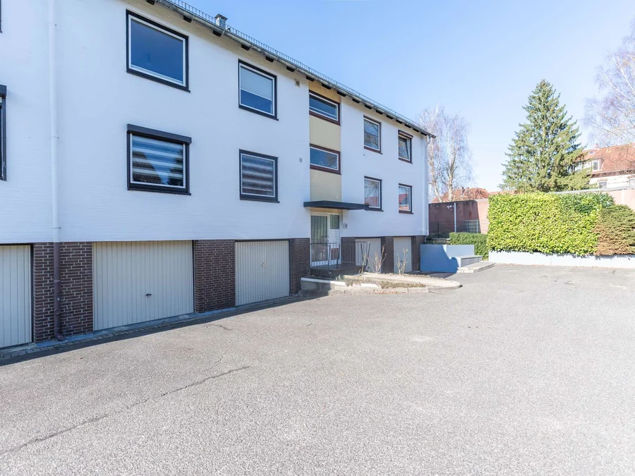 Wohngeb&auml;ude in Schwarzenbek mit Garagen, verkaufte Wohnung durch Freesia Immobilien